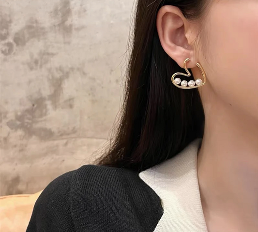 Simple love pearl niche earrings