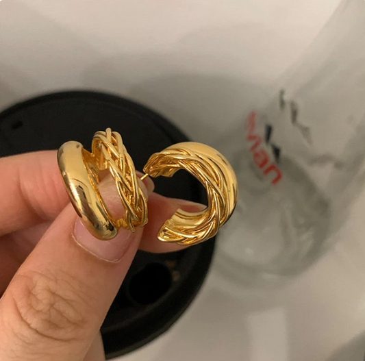 Double-layer twisted metal earrings - Golden