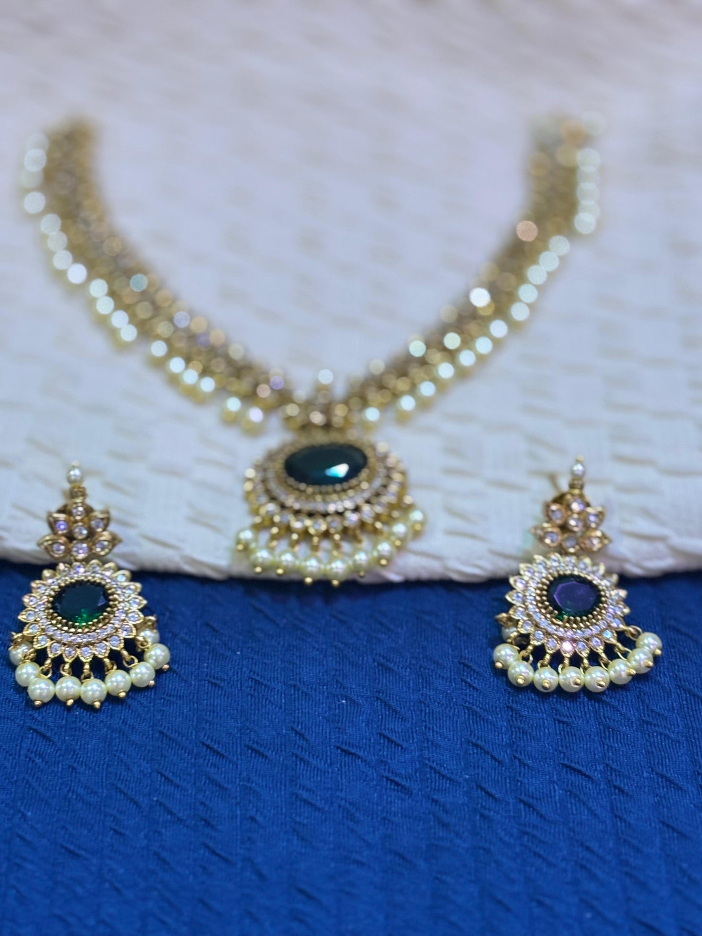 Premium Green Stone Pearl Necklace with Earings