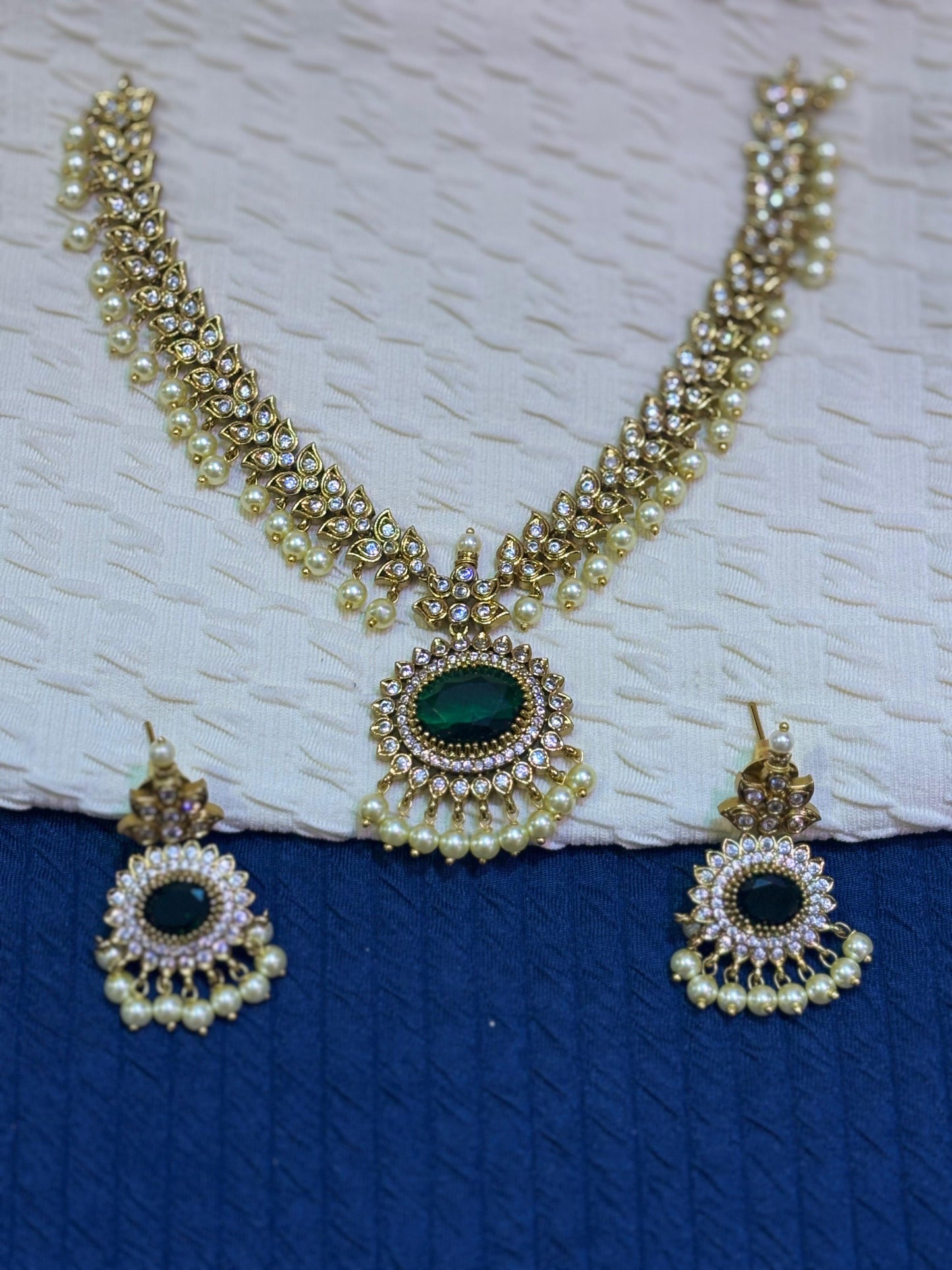 Premium Green Stone Pearl Necklace with Earings